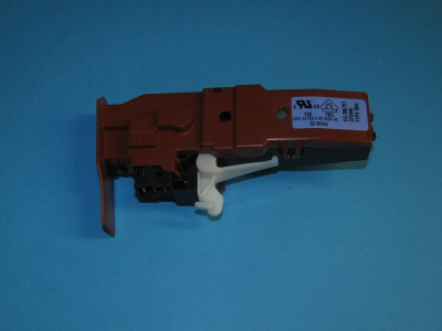 УСТРОЙСТВО БЛОКИРОВКИ ЛЮКА