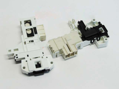 УСТРОЙСТВО БЛОКИРОВКИ ЛЮКА